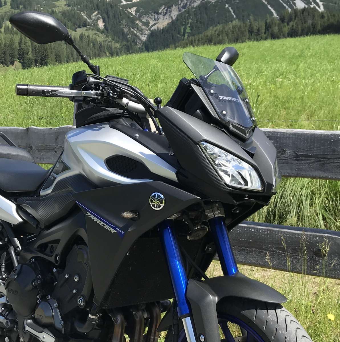 Windschutzscheibe Für Yamaha MT-09 Tracer 2015-2017 – Matt-Schwarz, Aus PMMA-Plexiglas, 3mm Stark, Italienisches Design.